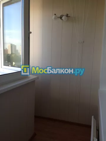 Отделка балкона и лоджии пластиковыми ПВХ панелями в Раменском от компании МосБалкон
