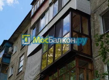 Отделка балкона и лоджии пластиковыми ПВХ панелями в Раменском от компании МосБалкон