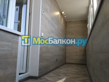 Отделка балкона и лоджии пластиковыми ПВХ панелями в Раменском от компании МосБалкон