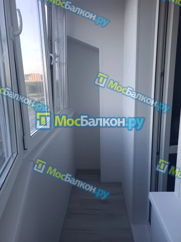 Отделка балкона и лоджии пластиковыми ПВХ панелями в Раменском от компании МосБалкон