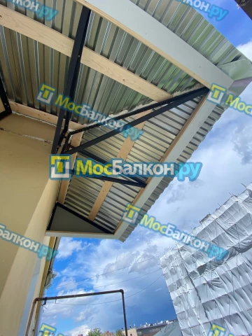 Крыша на балконе в Раменском монтаж и ремонт по выгодной цене от МосБалкон