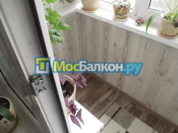 Отделка балкона и лоджии пластиковыми ПВХ панелями в Раменском от компании МосБалкон