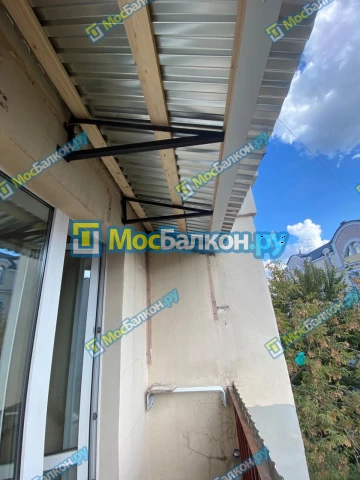 Крыша на балконе в Раменском монтаж и ремонт по выгодной цене от МосБалкон