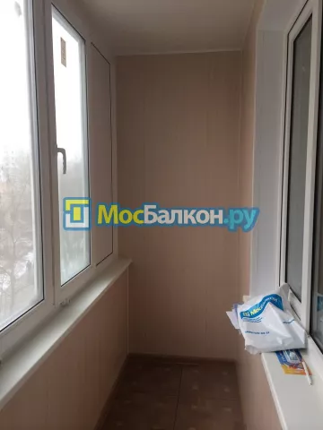 Отделка балкона и лоджии пластиковыми ПВХ панелями в Раменском от компании МосБалкон