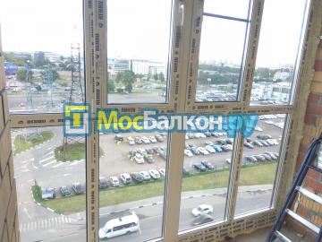 Пластиковое остекление балкона от пола