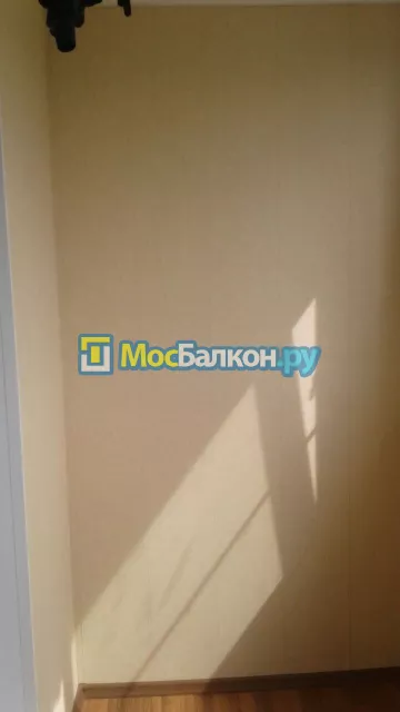 Отделка балкона и лоджии пластиковыми ПВХ панелями в Раменском от компании МосБалкон