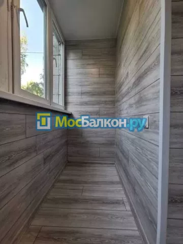 Отделка балкона и лоджии пластиковыми ПВХ панелями в Раменском от компании МосБалкон