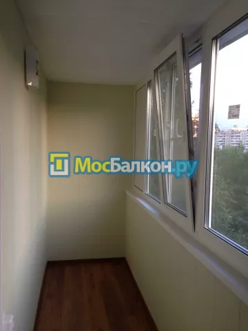 Отделка балкона и лоджии пластиковыми ПВХ панелями в Раменском от компании МосБалкон