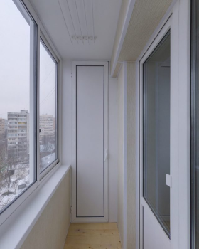 Какой шкаф на балкон на заказ порекомендуете при холодном остеклении?